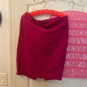 A line fuchsia skirt
